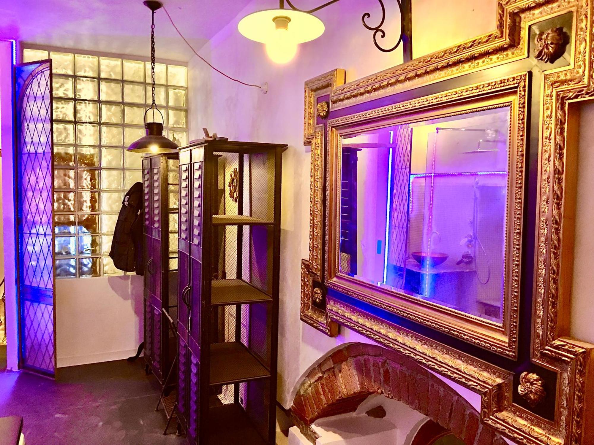 Acomodação com café da manhã  Castello Di Montalbano *